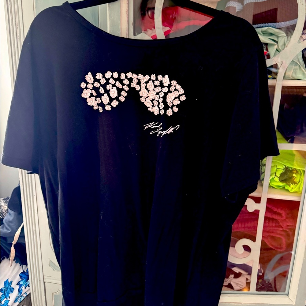 Black Karl Lagerfeld 2X tee shirt
